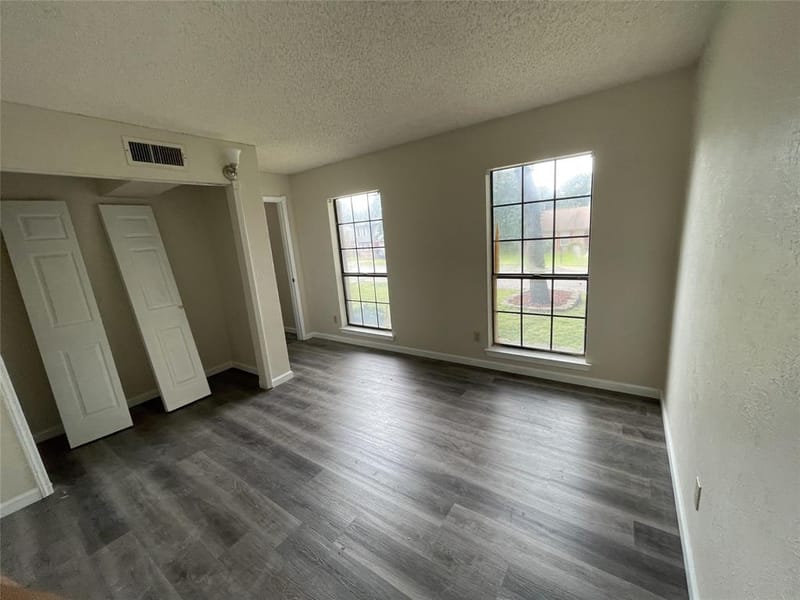 6305 Barcelona Drive, Arlington TX 76016 - Photo 12