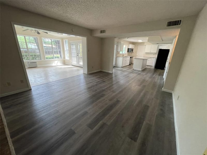 6305 Barcelona Drive, Arlington TX 76016 - Photo 11