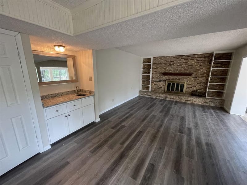 6305 Barcelona Drive, Arlington TX 76016 - Photo 8