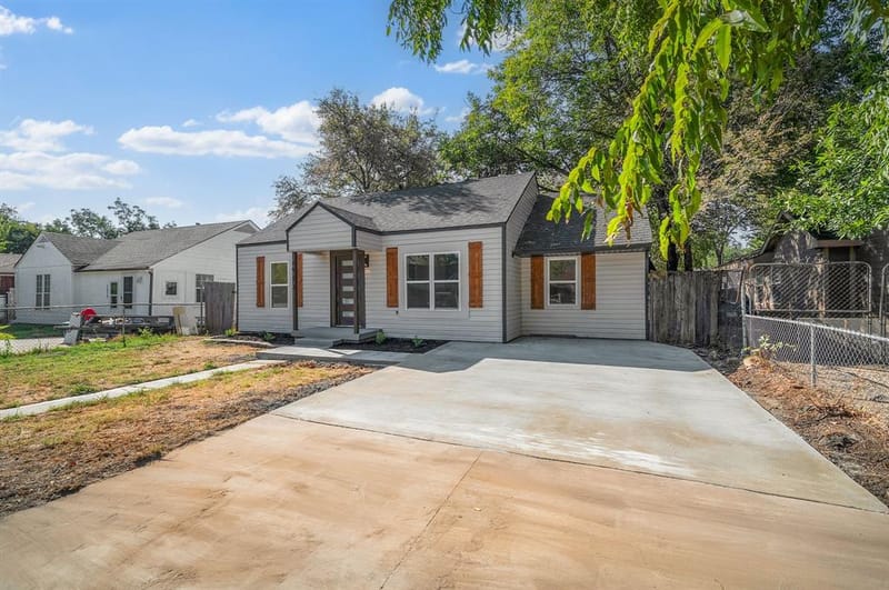 1513 Ash Street, Grand Prairie TX 75050 - Photo 3