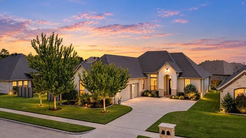 1109 Aviara Court, Granbury TX 76048