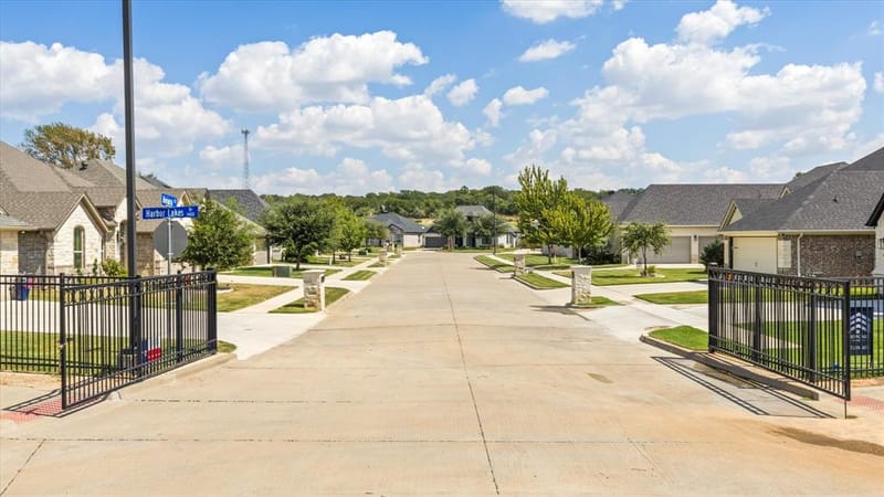 1109 Aviara Court, Granbury TX 76048 - Photo 34