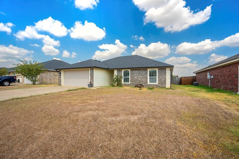 10620 Granada Drive, Waco TX 76708 - Photo 2