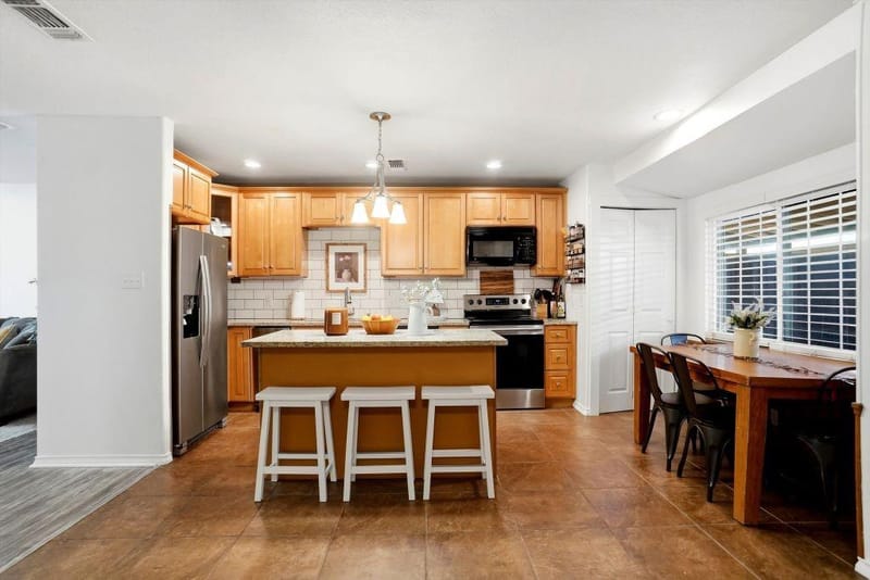 5006 Lake Shore Drive, Waco TX 76710 - Photo 9