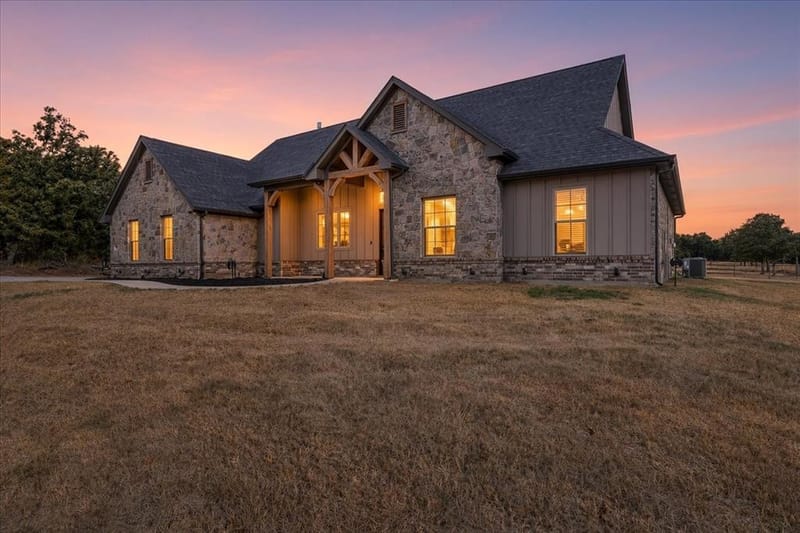 127 Paradise Oaks Court, Paradise TX 76073 - Photo 2