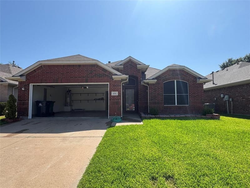 6711 Kinross Drive, Arlington TX 76002