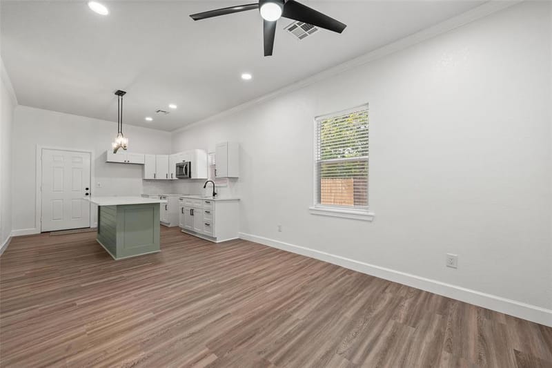 2415 S 9th Street, Waco TX 76706 - Photo 2