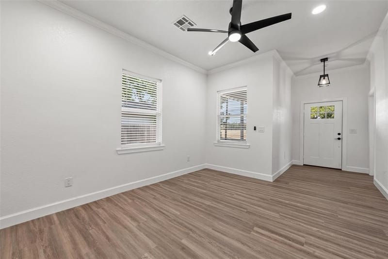2415 S 9th Street, Waco TX 76706 - Photo 3