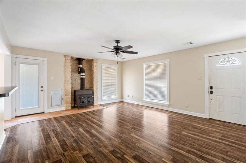 4600 Hunters Glen Court, Granbury TX 76048 - Photo 7