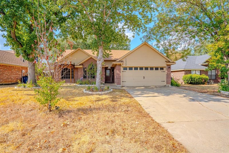 1522 Hayloft Lane, Granbury TX 76048 - Photo 4