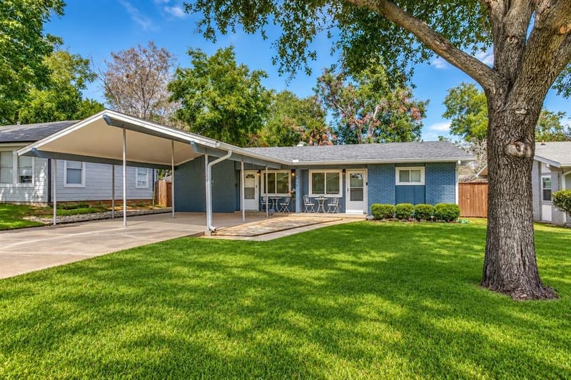 403 E Franklin Street, Grapevine TX 76051