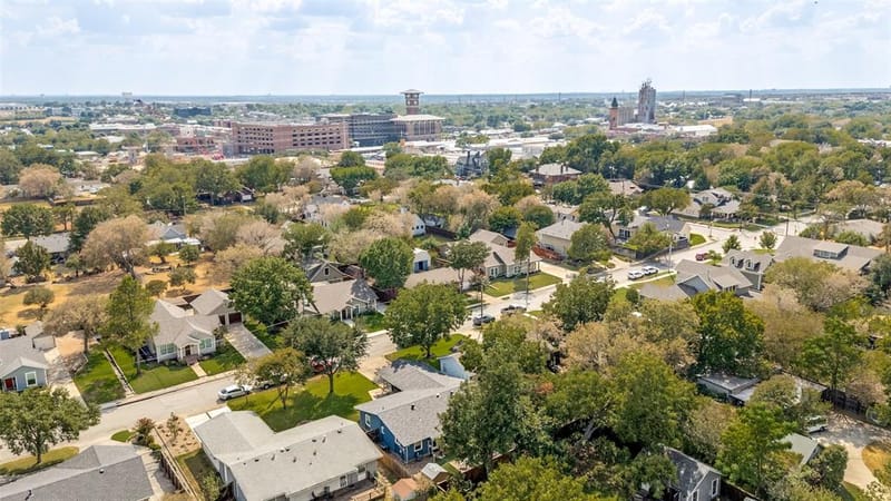 403 E Franklin Street, Grapevine TX 76051 - Photo 24