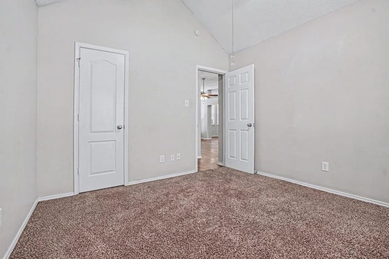 5612 Greenwich Drive, Arlington TX 76018 - Photo 13