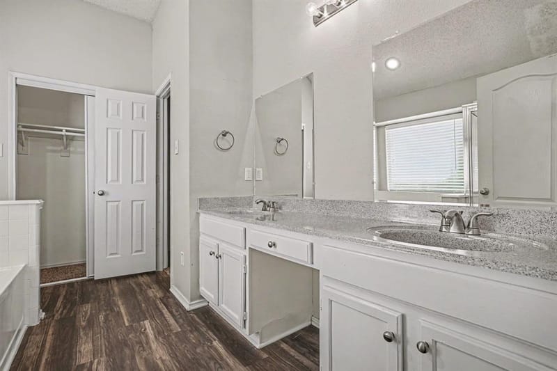 5612 Greenwich Drive, Arlington TX 76018 - Photo 12