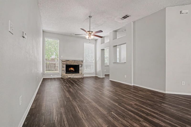 5612 Greenwich Drive, Arlington TX 76018 - Photo 5