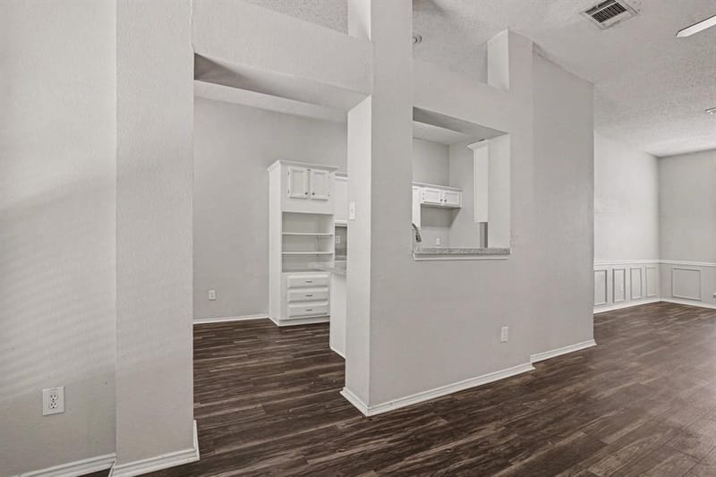5612 Greenwich Drive, Arlington TX 76018 - Photo 8