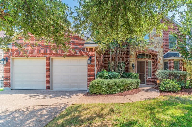 3039 Rosina, Grand Prairie TX 75054