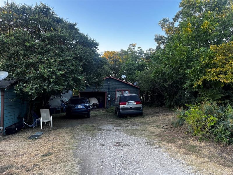 109 E Indiana Avenue, Midlothian TX 76065 - Photo 2