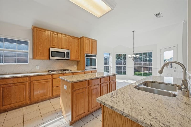 8804 Aviary Drive, McKinney TX 75072 - Photo 10