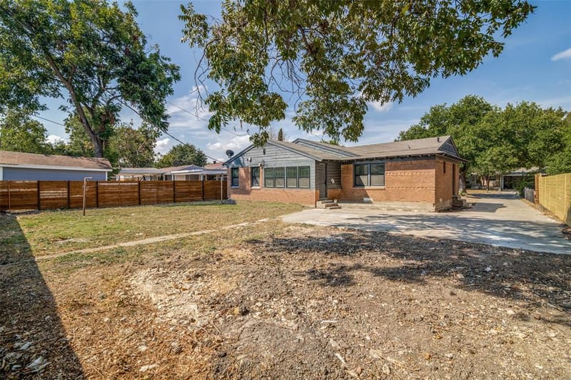 2324 Prichard Lane, Dallas TX 75227 - Photo 25
