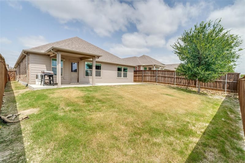 5573 Cypress Willow Bend, Fort Worth TX 76126 - Photo 2