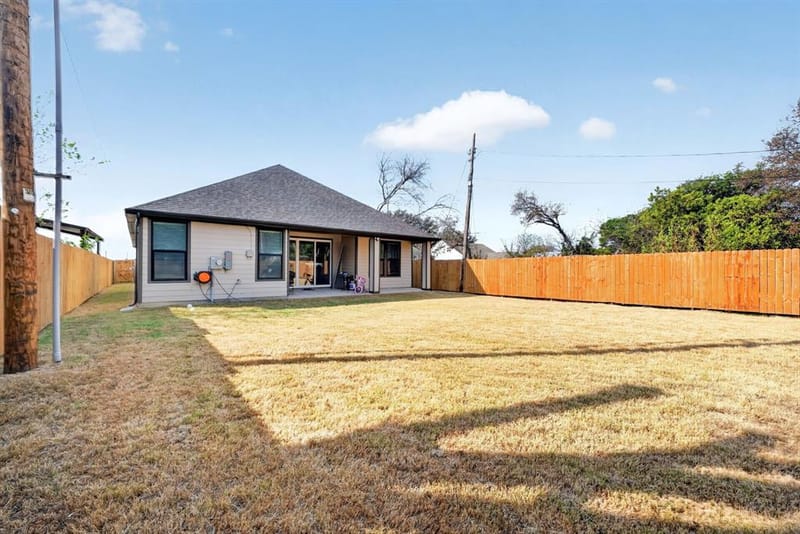 1930 Houston Street, Grand Prairie TX 75050 - Photo 36