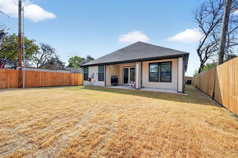 1930 Houston Street, Grand Prairie TX 75050 - Photo 35