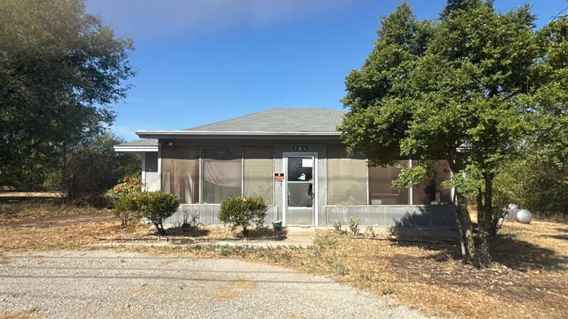 701 N Newark Street, Decatur TX 76234