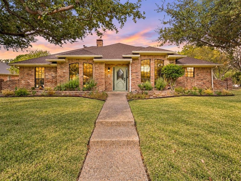 10123 Candlebrook Drive, Dallas TX 75243
