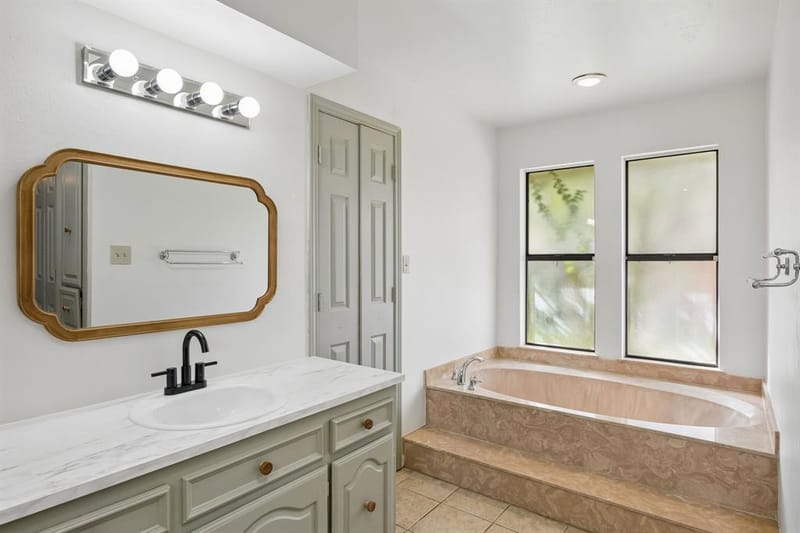 10123 Candlebrook Drive, Dallas TX 75243 - Photo 20