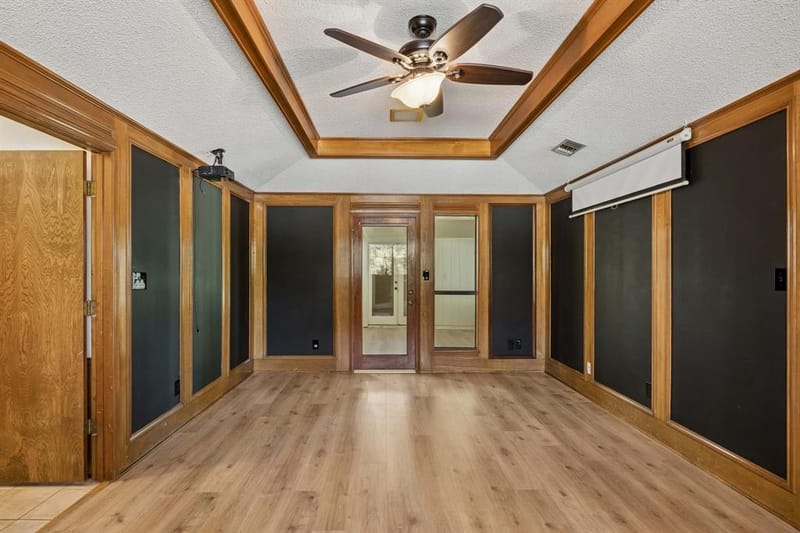 10123 Candlebrook Drive, Dallas TX 75243 - Photo 15