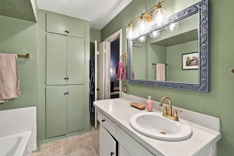 9307 Crestedge Drive, Dallas TX 75238 - Photo 27