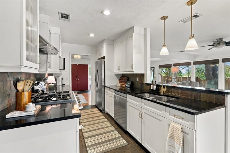 9307 Crestedge Drive, Dallas TX 75238 - Photo 12