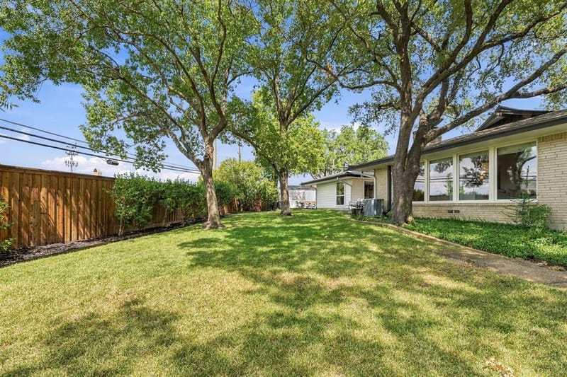 9307 Crestedge Drive, Dallas TX 75238 - Photo 36