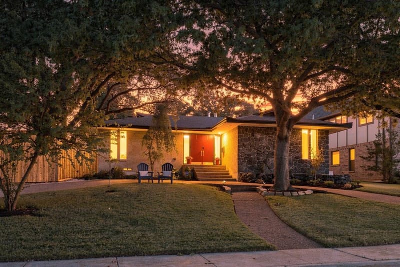 9307 Crestedge Drive, Dallas TX 75238