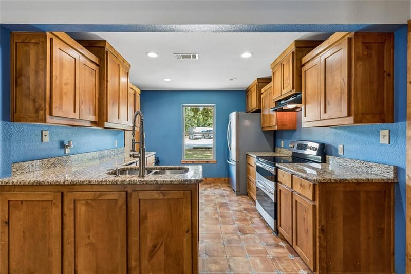 1111 Riley Road, Whitesboro TX 76273 - Photo 6
