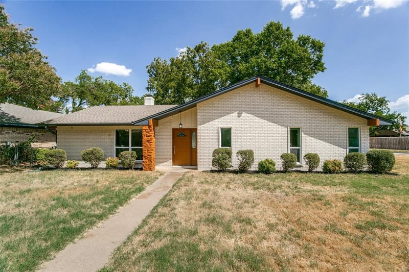 1909 Plymouth Court, Arlington TX 76013 - Photo 2