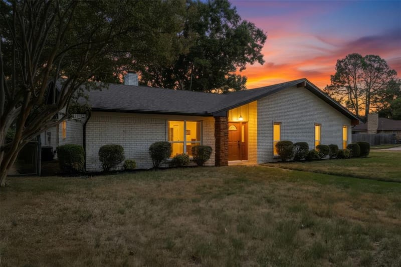 1909 Plymouth Court, Arlington TX 76013