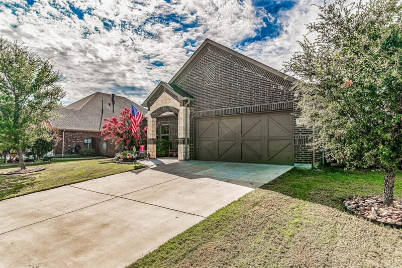 5005 Brookside Drive, Denton TX 76226 - Photo 2