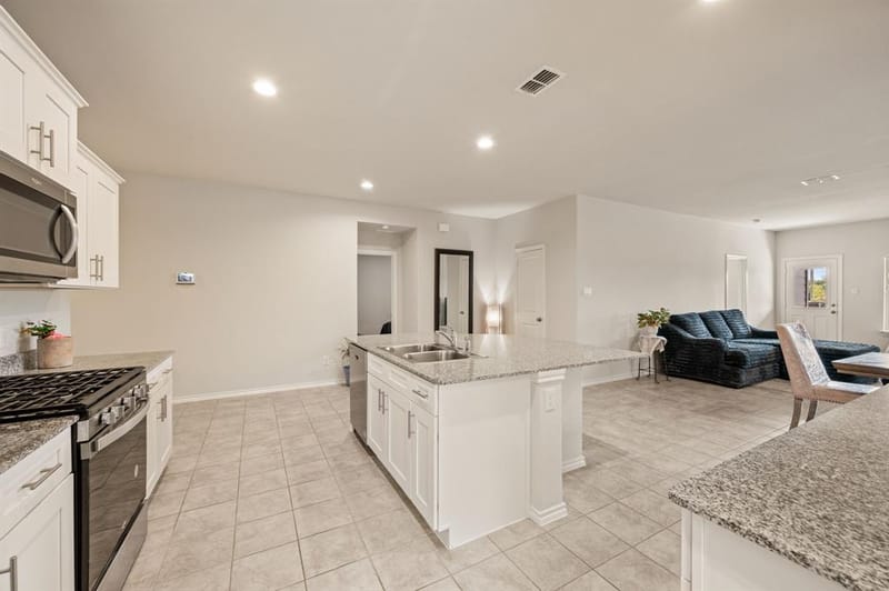 320 Sculptors Crossing, Springtown TX 76082 - Photo 13