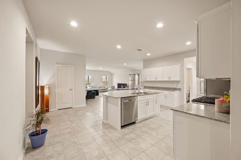 320 Sculptors Crossing, Springtown TX 76082 - Photo 7
