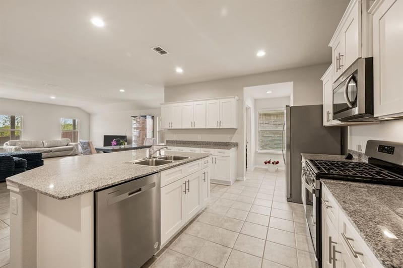 320 Sculptors Crossing, Springtown TX 76082 - Photo 11