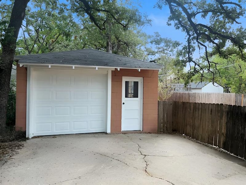 2012 Watauga Court W, Fort Worth TX 76111 - Photo 3