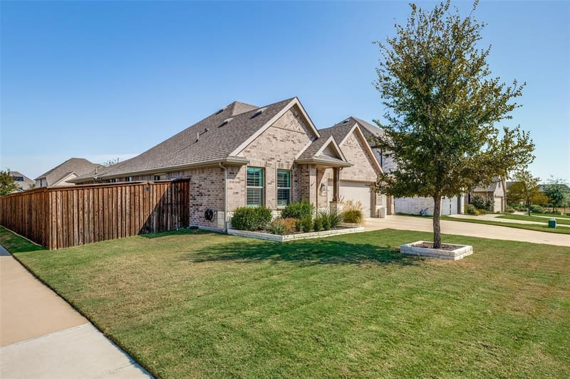 3216 Mountwell Drive, McKinney TX 75071 - Photo 2
