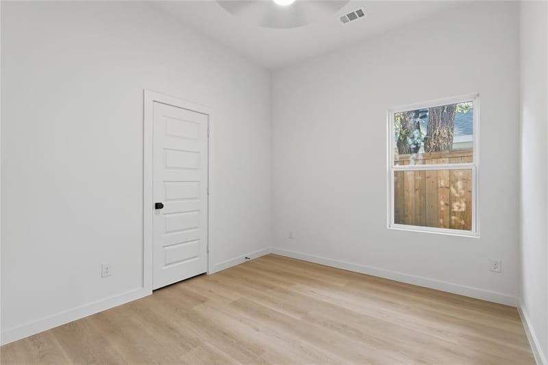 817 Brooks Avenue, Dallas TX 75208 - Photo 5