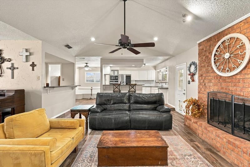 2840 Southridge Drive, Grapevine TX 76051 - Photo 6