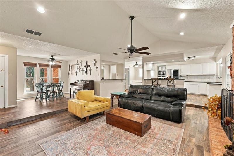 2840 Southridge Drive, Grapevine TX 76051 - Photo 5