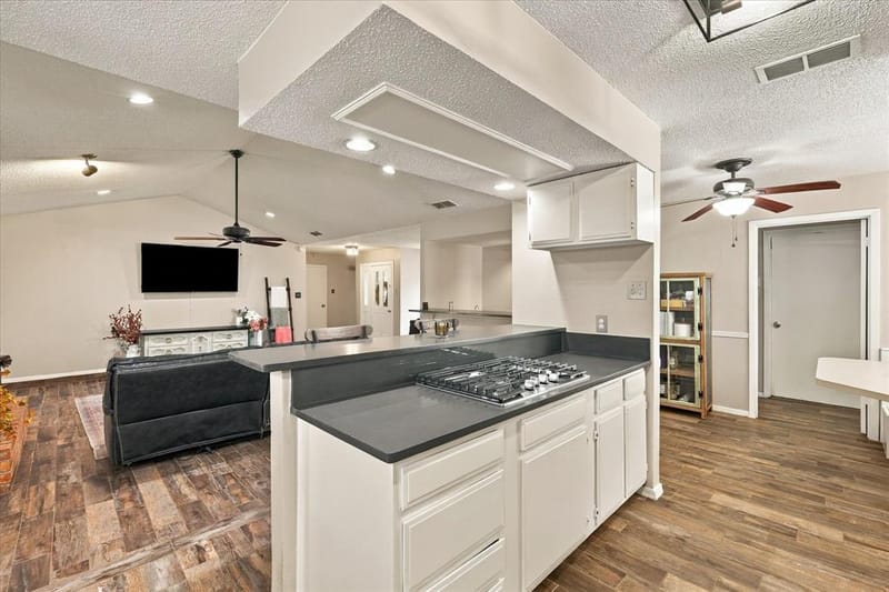 2840 Southridge Drive, Grapevine TX 76051 - Photo 14