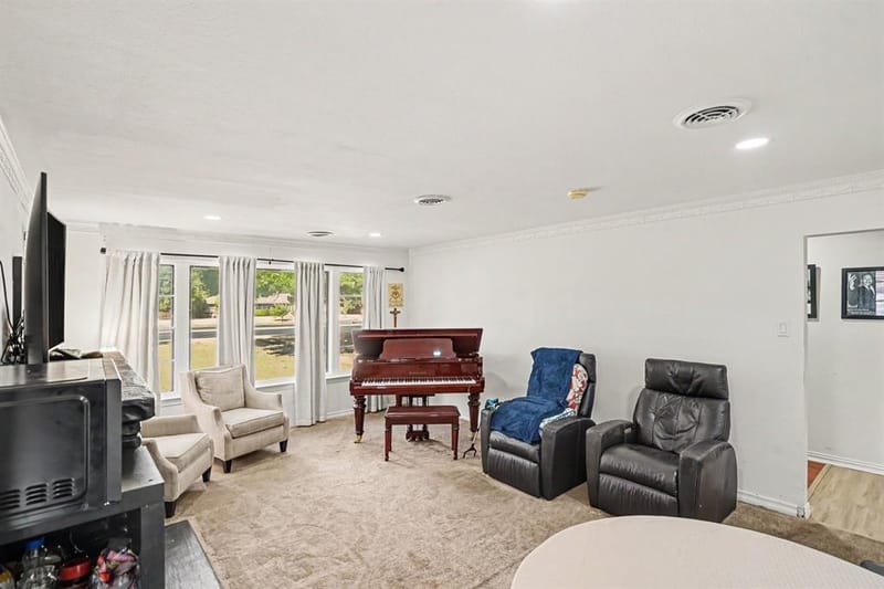 1405 N Buckner Boulevard, Dallas TX 75218 - Photo 12