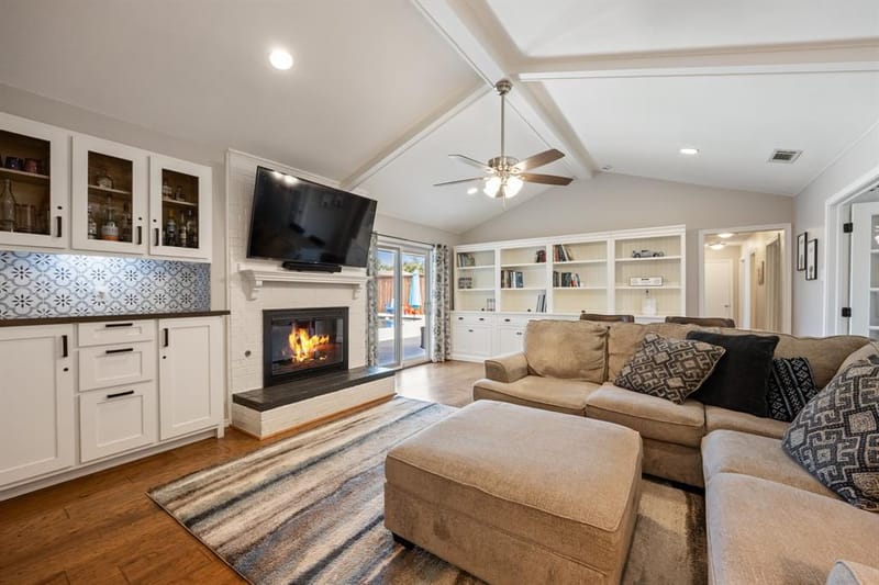 1931 Robin Meadow Drive, Carrollton TX 75007 - Photo 3